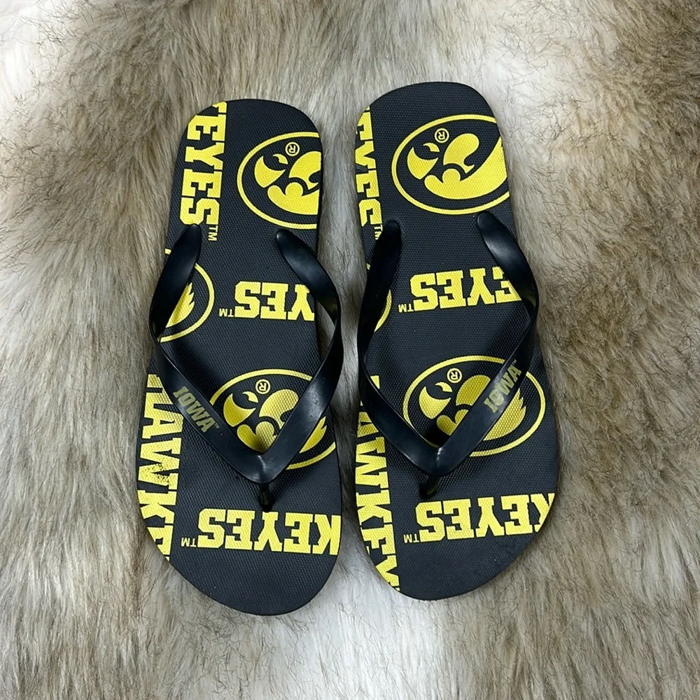 Iowa Hawkeyes Men’s Flip Flop Sandals Black Gold Size 11